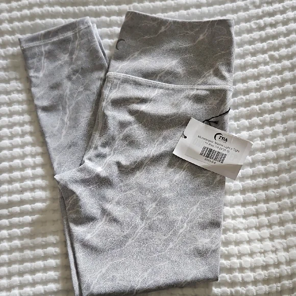 Zyia Gray Marble Leggings - Picture 1 of 3